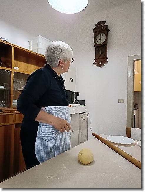Clicca per scorrere le foto originali ingrandite
