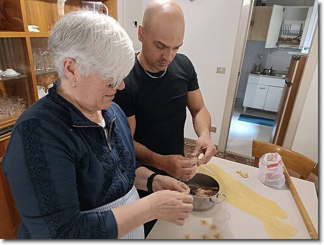 Clicca per scorrere le foto originali ingrandite