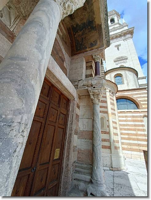 Clicca per scorrere le foto originali ingrandite