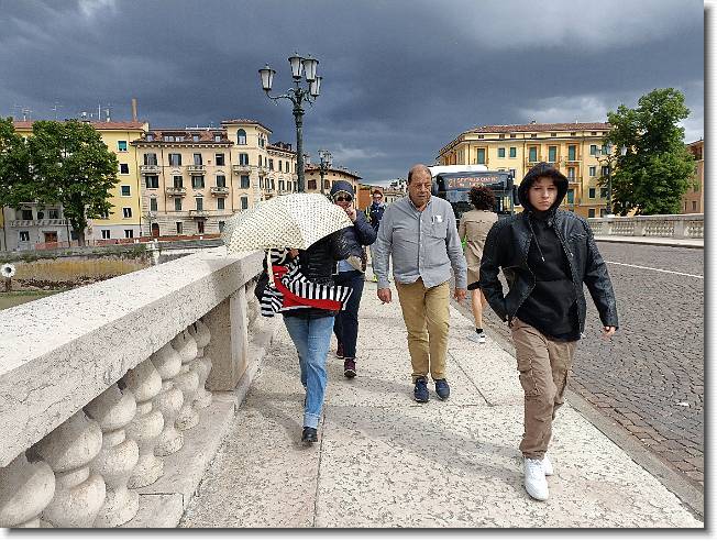 Clicca per scorrere le foto originali ingrandite