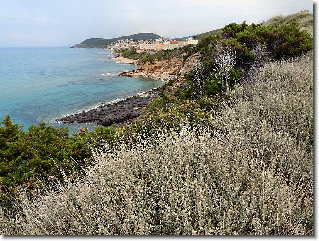 Clicca per scorrere le foto originali ingrandite