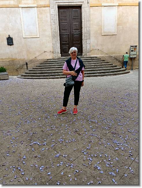 Clicca per scorrere le foto originali ingrandite