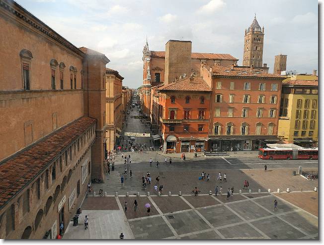 Clicca per scorrere le foto originali ingrandite