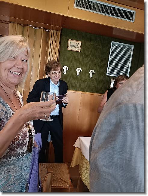 Clicca per scorrere le foto originali ingrandite