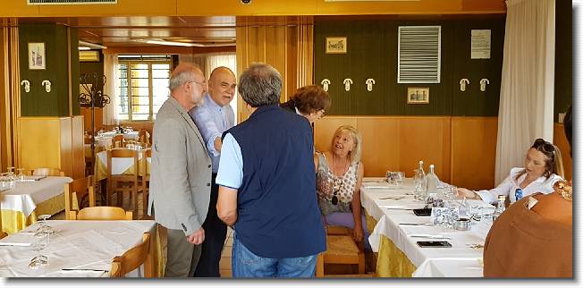 Clicca per scorrere le foto originali ingrandite