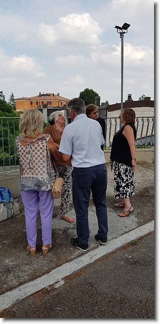 Clicca per scorrere le foto originali ingrandite