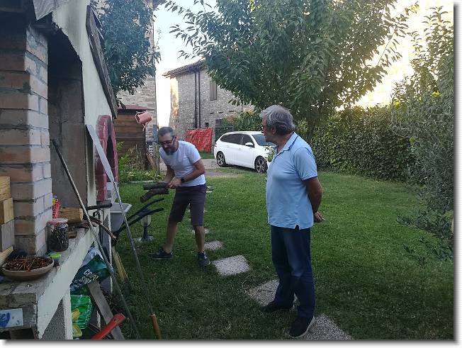 Clicca per scorrere le foto originali ingrandite