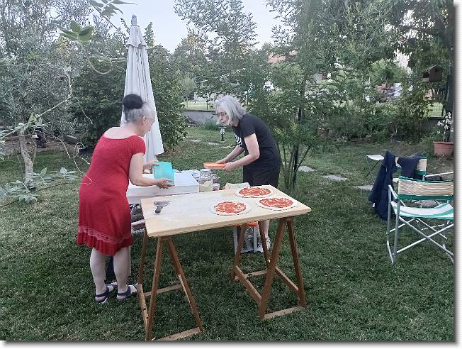 Clicca per scorrere le foto originali ingrandite