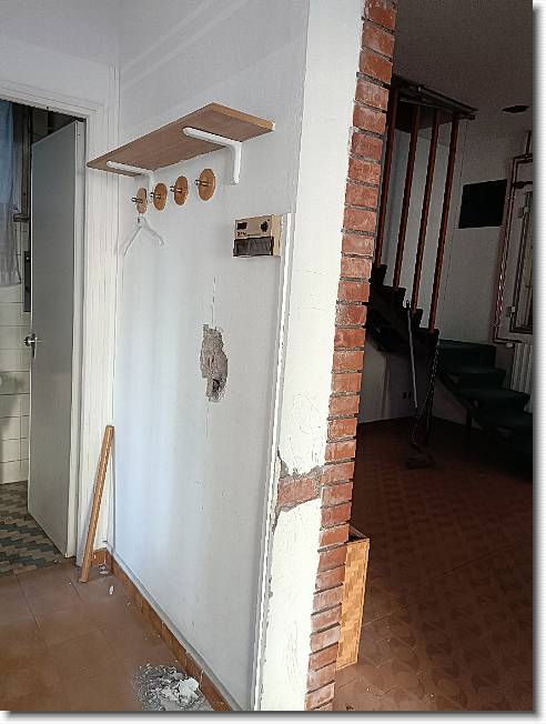 Clicca per scorrere le foto originali ingrandite