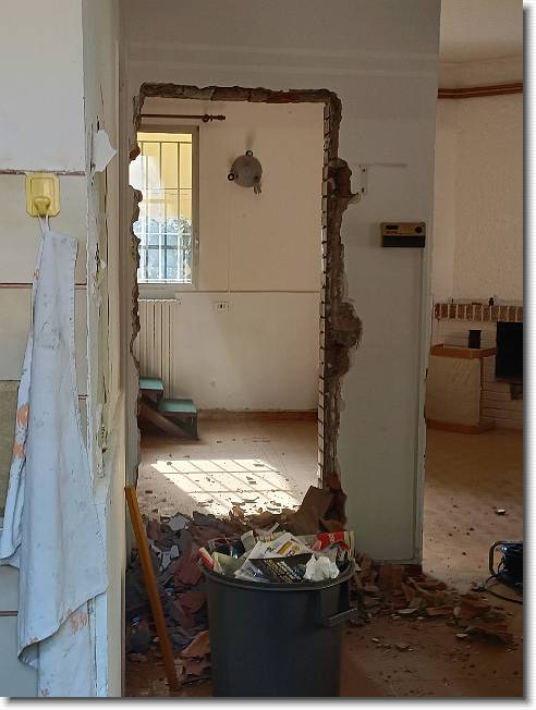 Clicca per scorrere le foto originali ingrandite