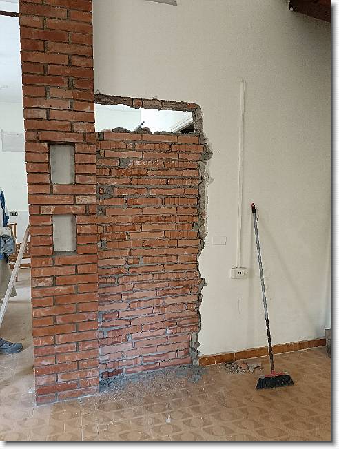 Clicca per scorrere le foto originali ingrandite