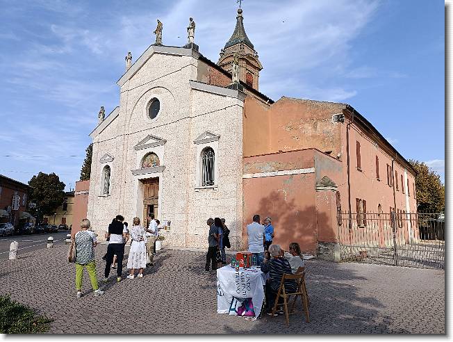 Clicca per scorrere le foto originali ingrandite