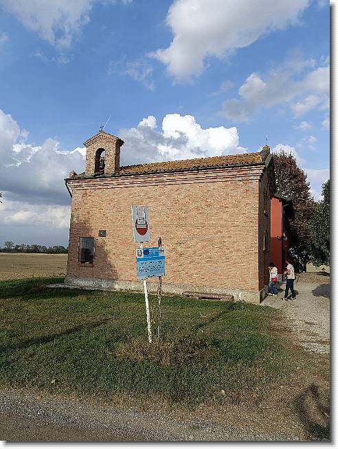 Clicca per scorrere le foto originali ingrandite
