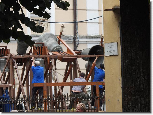 Clicca per scorrere le foto originali ingrandite