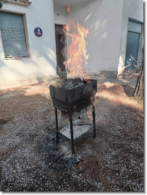 Clicca per scorrere le foto originali ingrandite