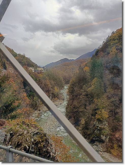 Clicca per scorrere le foto originali ingrandite