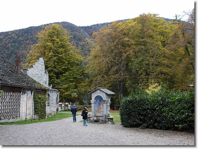 Clicca per scorrere le foto originali ingrandite