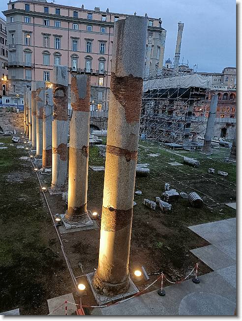 Clicca per scorrere le foto originali ingrandite