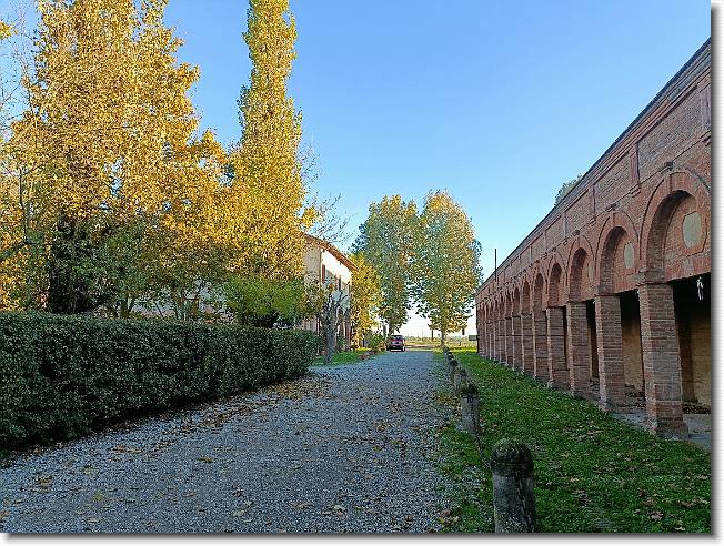 Clicca per scorrere le foto originali ingrandite