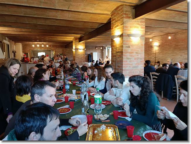 Clicca per scorrere le foto originali ingrandite