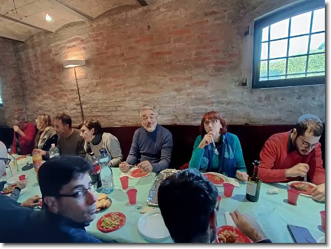 Clicca per scorrere le foto originali ingrandite