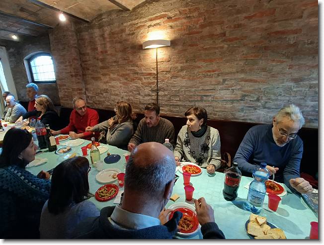 Clicca per scorrere le foto originali ingrandite