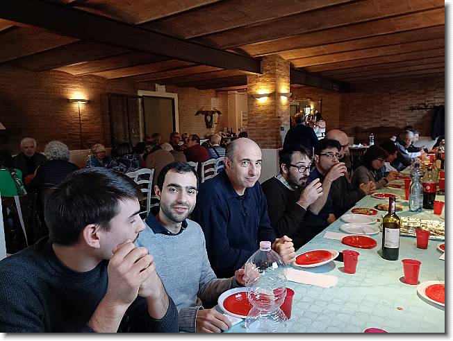 Clicca per scorrere le foto originali ingrandite