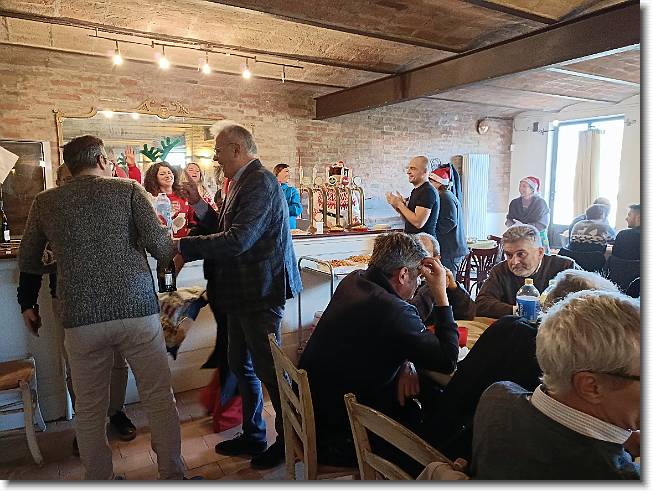 Clicca per scorrere le foto originali ingrandite