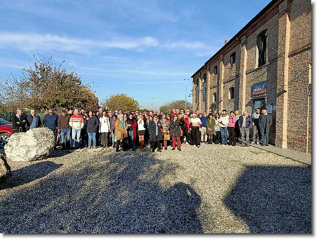 Clicca per scorrere le foto originali ingrandite