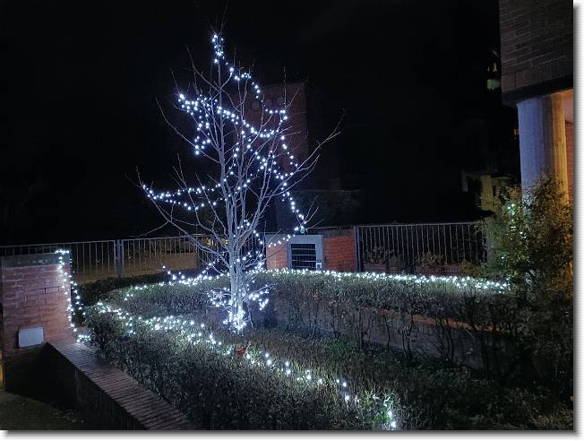 Clicca per scorrere le foto originali ingrandite