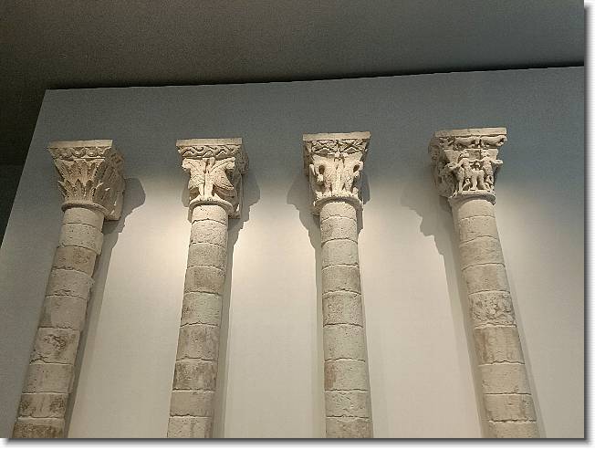 Clicca per scorrere le foto originali ingrandite