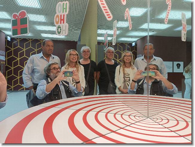 Clicca per scorrere le foto originali ingrandite