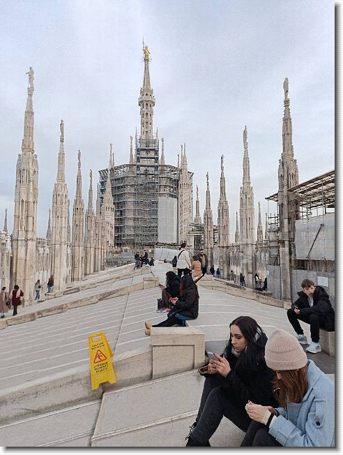 Clicca per scorrere le foto originali ingrandite