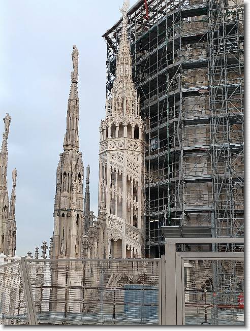 Clicca per scorrere le foto originali ingrandite