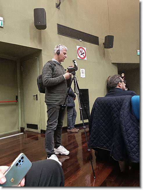 Clicca per scorrere le foto originali ingrandite