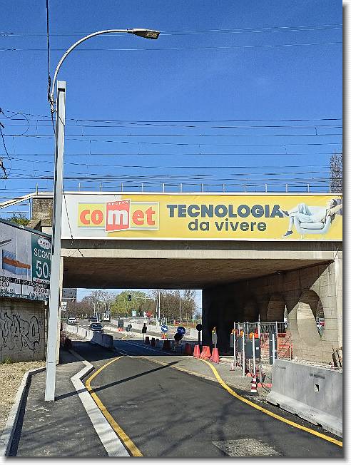 Clicca per scorrere le foto originali ingrandite