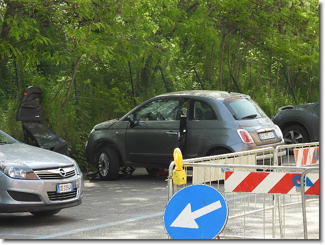 Clicca per scorrere le foto originali ingrandite