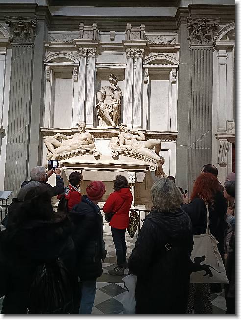 Clicca per scorrere le foto originali ingrandite