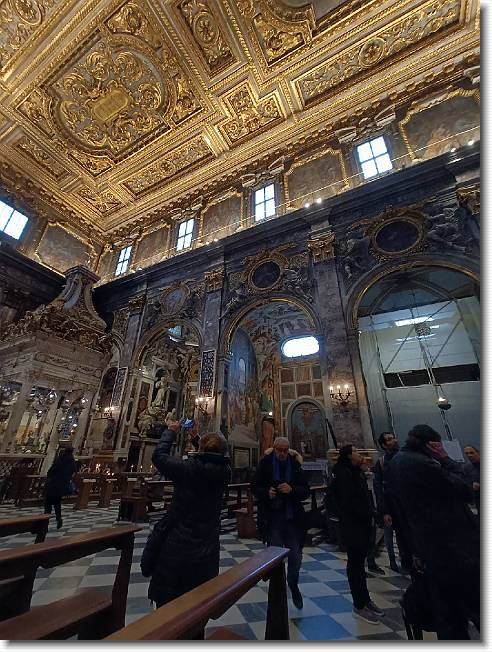 Clicca per scorrere le foto originali ingrandite