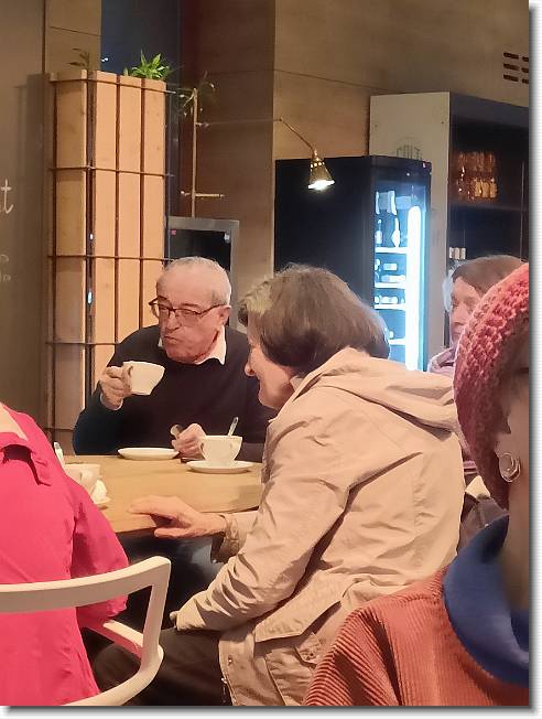 Clicca per scorrere le foto originali ingrandite