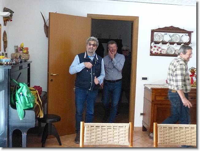 Clicca per scorrere le foto originali ingrandite