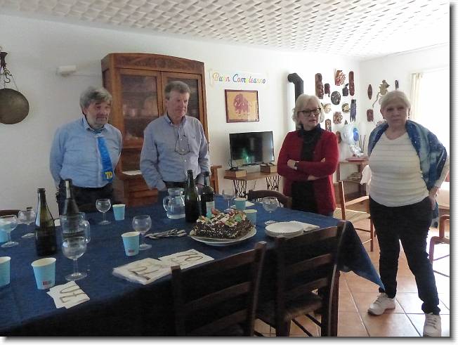 Clicca per scorrere le foto originali ingrandite