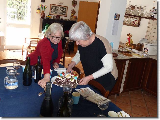 Clicca per scorrere le foto originali ingrandite