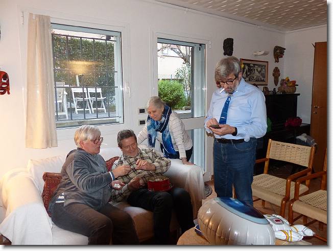 Clicca per scorrere le foto originali ingrandite