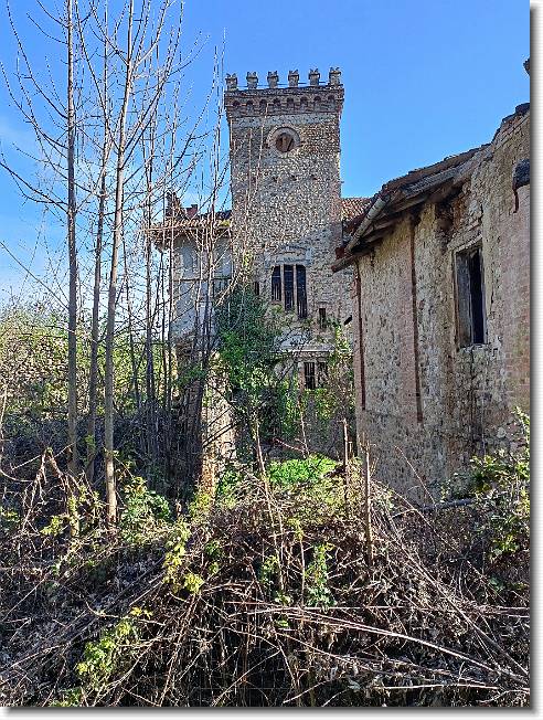 Clicca per scorrere le foto originali ingrandite