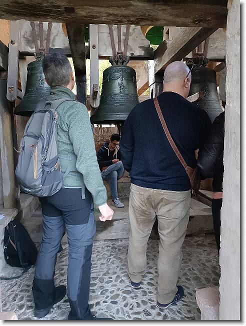 Clicca per scorrere le foto originali ingrandite