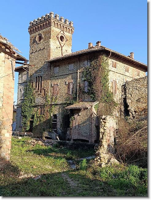 Clicca per scorrere le foto originali ingrandite