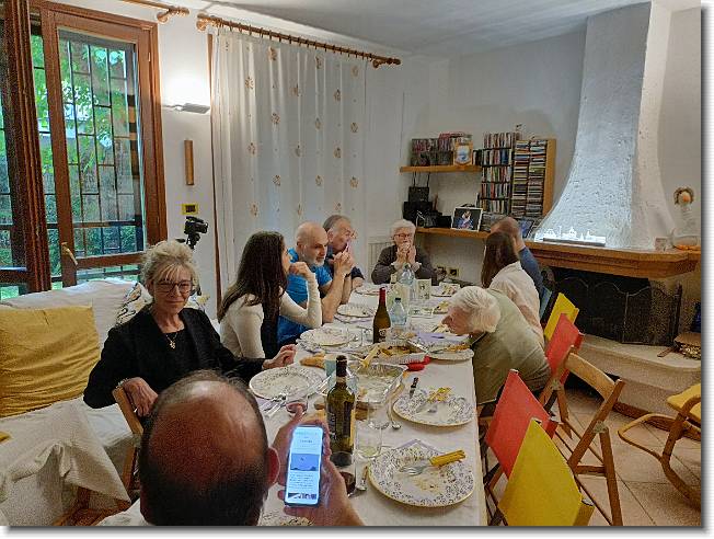 Clicca per scorrere le foto originali ingrandite