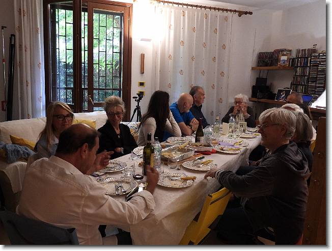 Clicca per scorrere le foto originali ingrandite