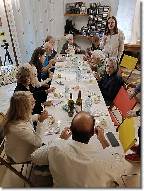 Clicca per scorrere le foto originali ingrandite